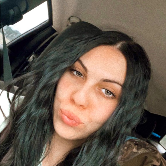 Meet your Posher, Michaela - Picture 1 of 1